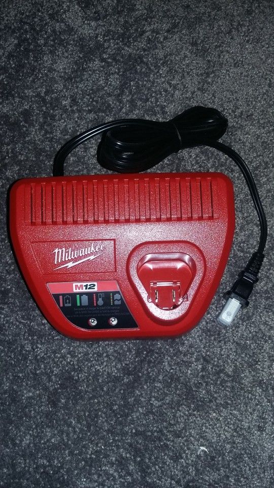 Milwaukee M12 Battery Charger