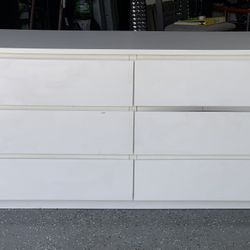 6 Drawer White Dresser/ Comoda