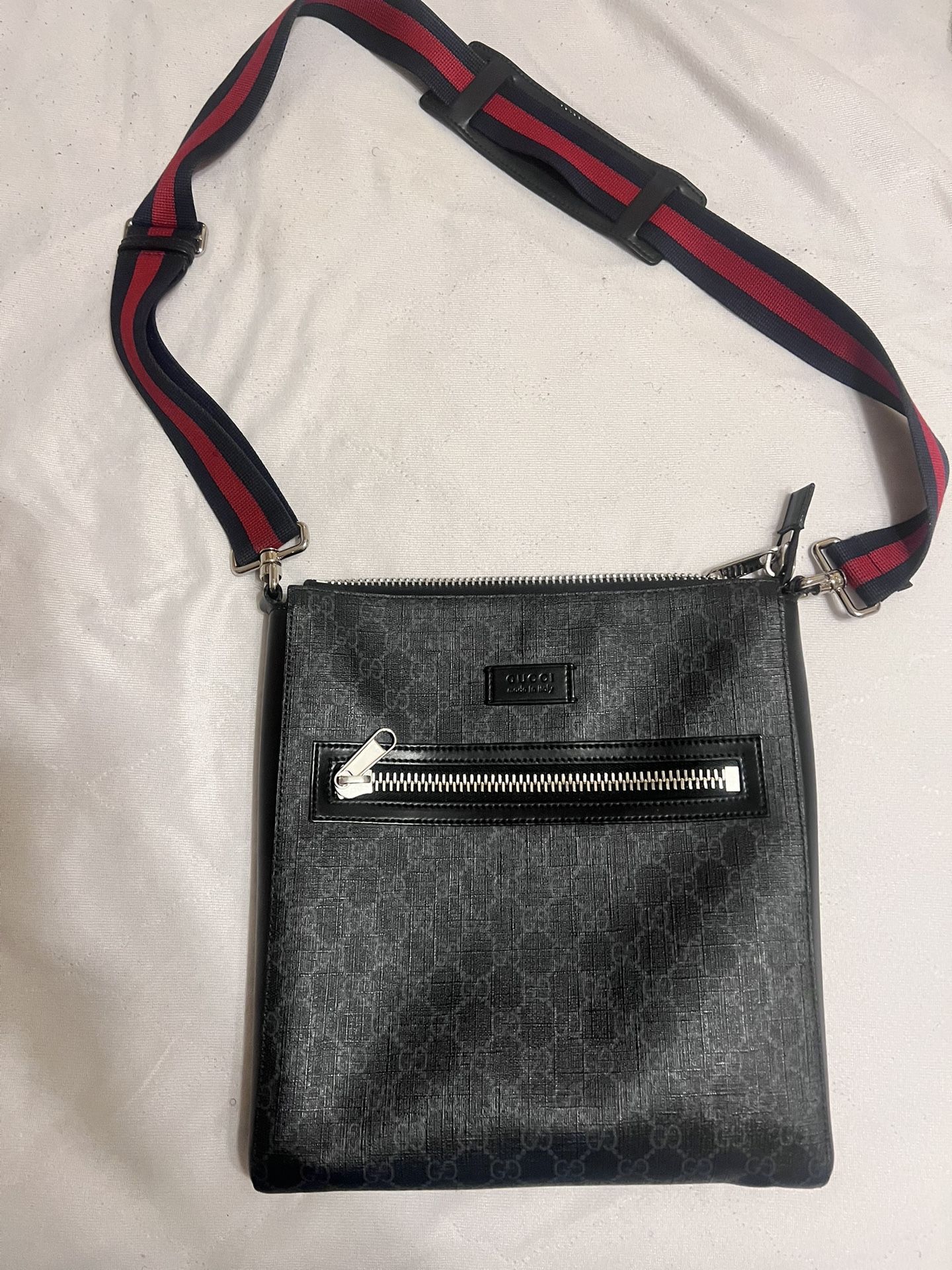 Gucci Supreme GG Crossbody Messenger Bag