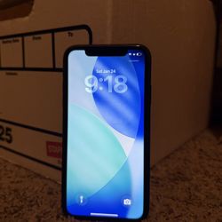 iPhone 11 (64GB) UNLOCKED