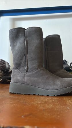Ugg W Amie Gray Suede Mid-Calf Winter Boots size 9