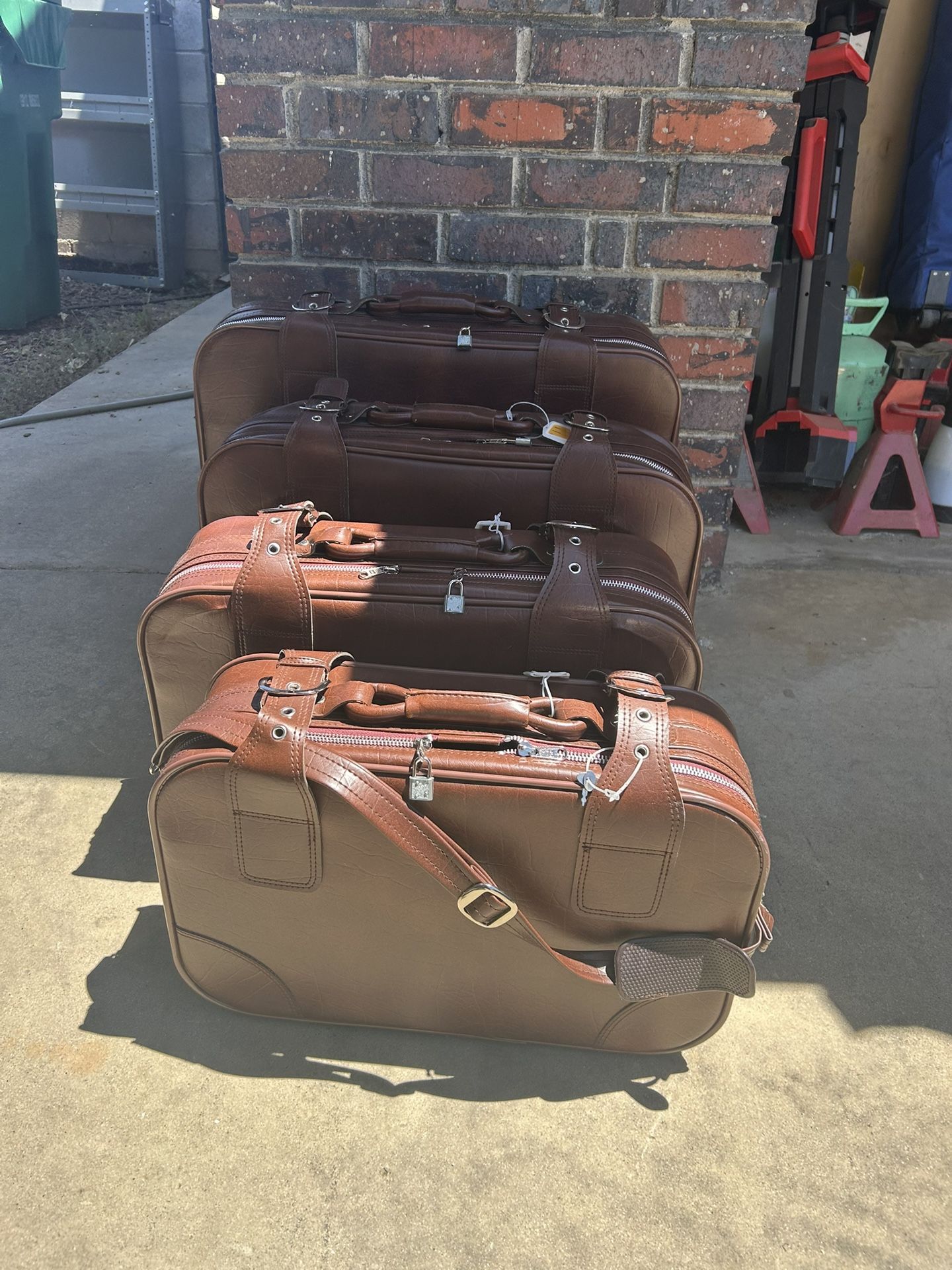 Set of 4 Suitcases