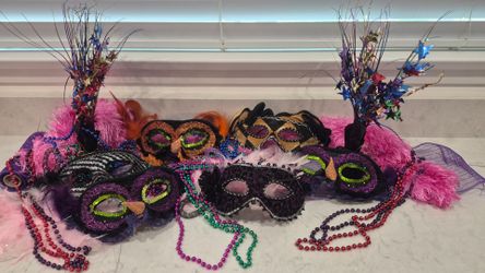 Mardi Gras Tablescape