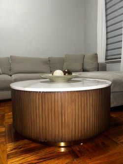 Like New Coaster Coffee Table – Only 3 Months Old!