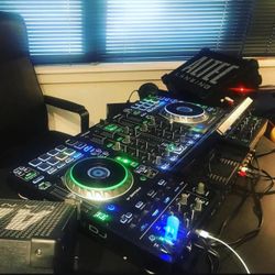 Beautiful Dj Controller Dennon Prime 4 