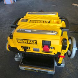DEWALT 15 Amp Corded 13 in. Planer