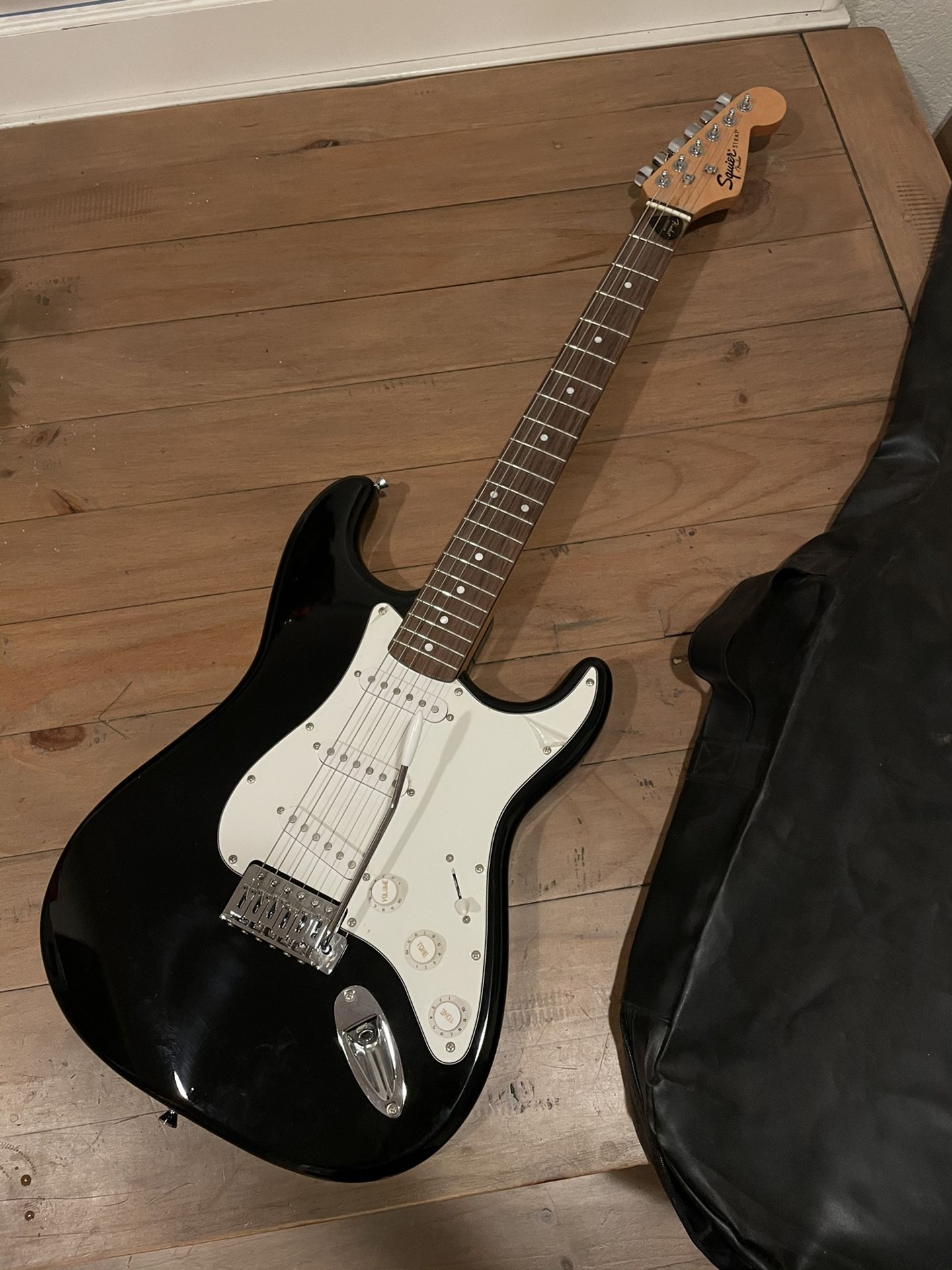 Squier Strat Special Edition Electric Guitar 5 String Black And White SE (Still has proactive clear layer)
