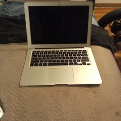 MacBook Laptop 