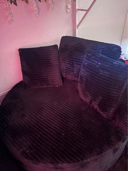 Round couch