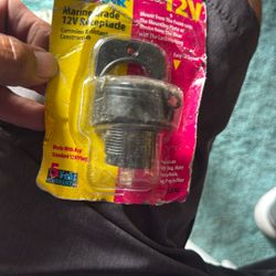 Marine Grade 12 V Receptacle