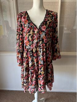 New Women’s Baeverly V-Neck Floral Babydoll Dress