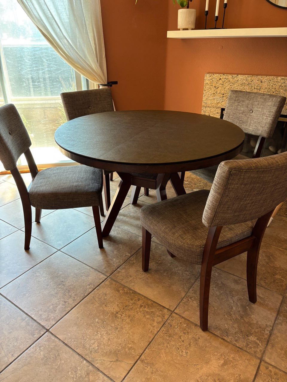 Dining Table & Chairs Set