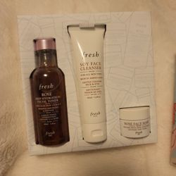 Fresh hydration skincare gift set