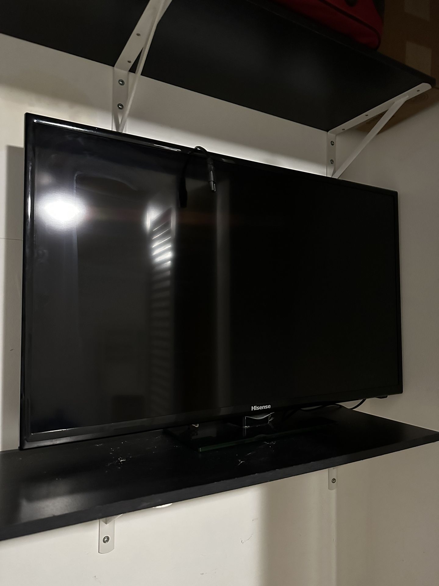 HISENSE TV 42 INCHES USED