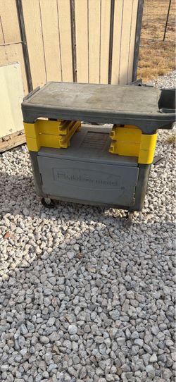 Rubbermaid Heavy-Duty Utility Cart on Wheels