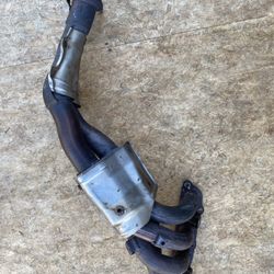 2004 Honda S2000 Factory Exhaust Manifold 