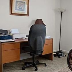 OFFICE Desk And Chair 
