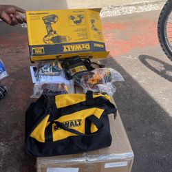 Dewalt Drill DCD777C2