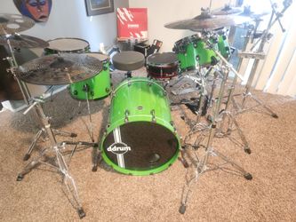 STUNNING SPARKLE  GREEN DRUMSET