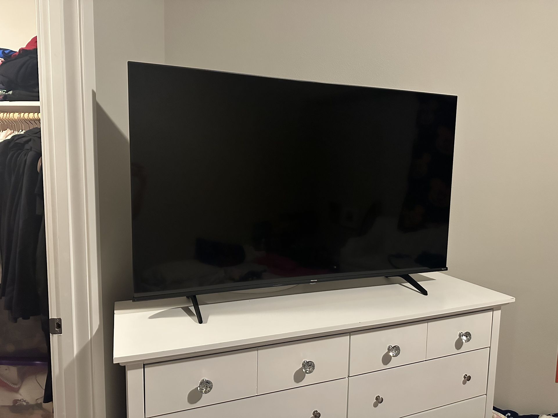 Hisense Roku 58inch