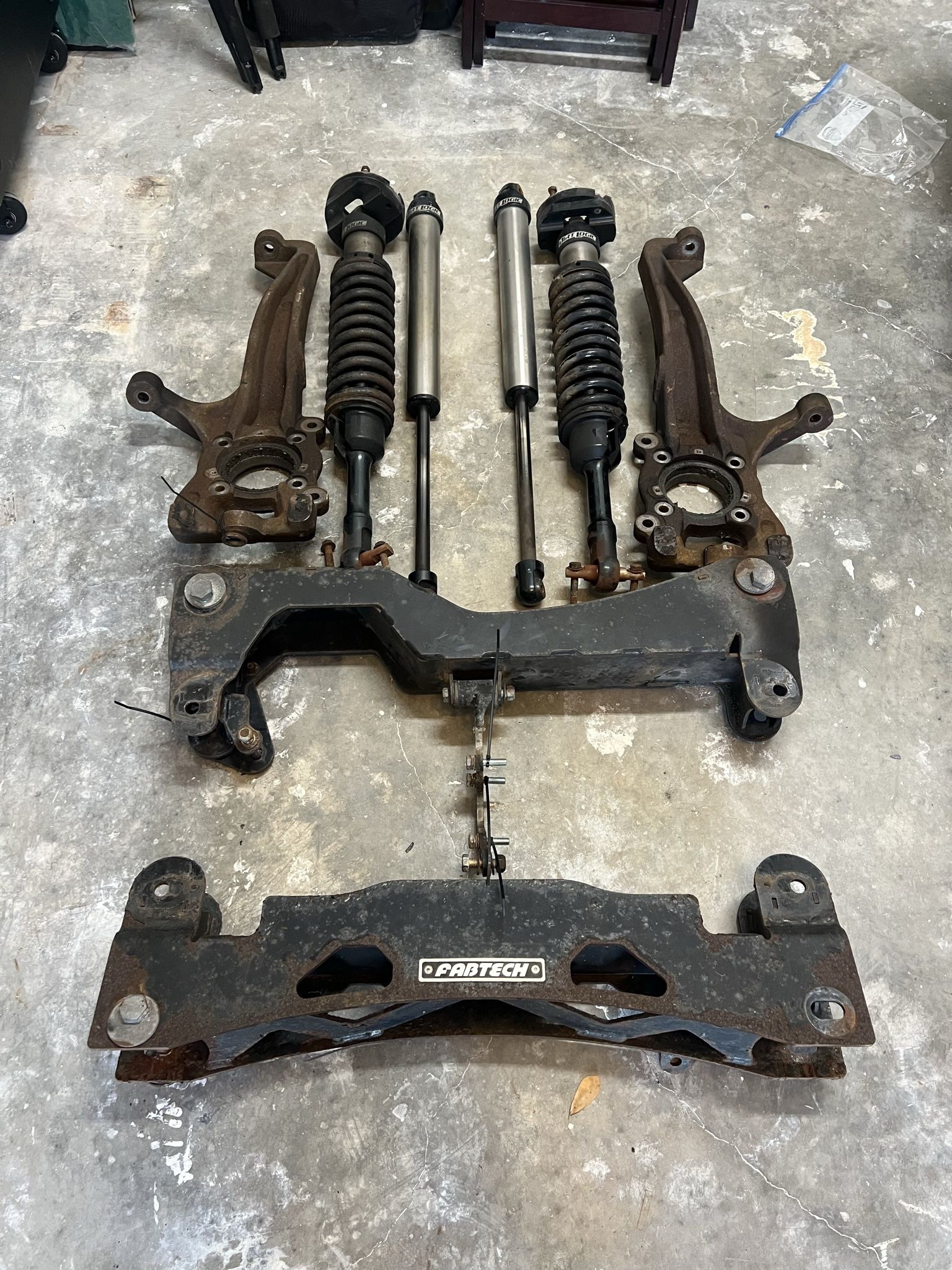 Fabtech Dirt Logic 6” Lift Kit