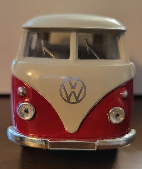 1/34 Scale 1963 Volkswagen T1 Bus Transporter Diecast Model Van - Welly No 49764