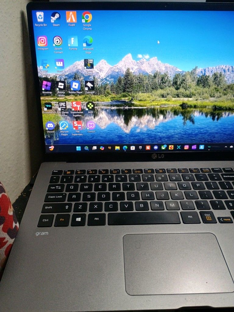 Lg Gram Personal Computer PC