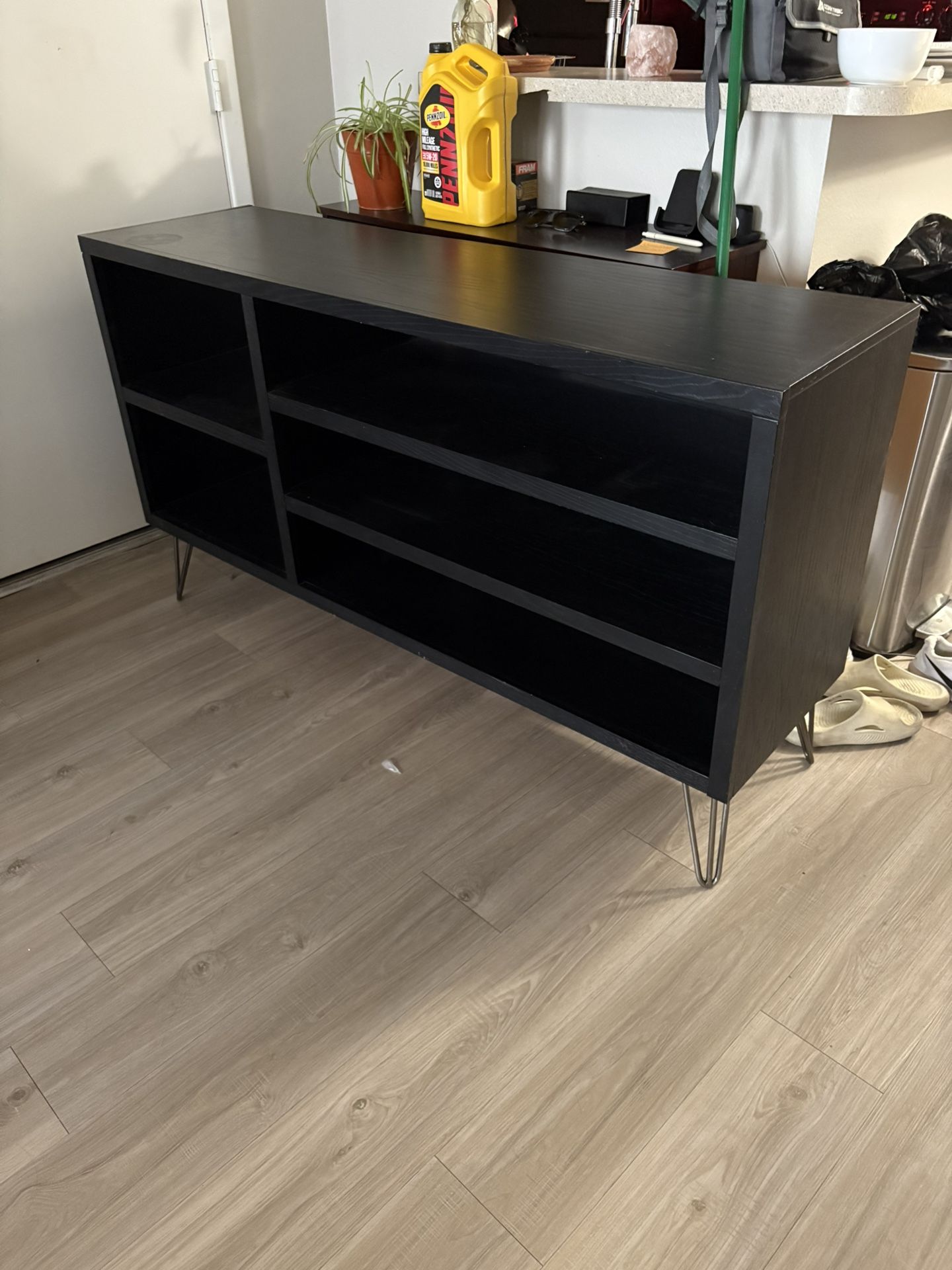 Tv Stand/ Entertainment Center