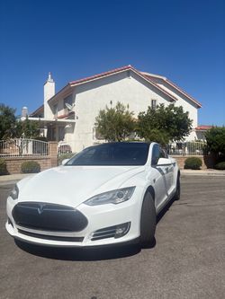 Tesla Model S P85 2013