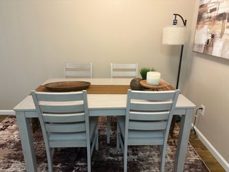 Dining table set