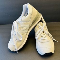 New Balance Women’s 574 Core Sneakers Size 8