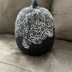 BRAND NEW BLACK PUMPKIN 8”
