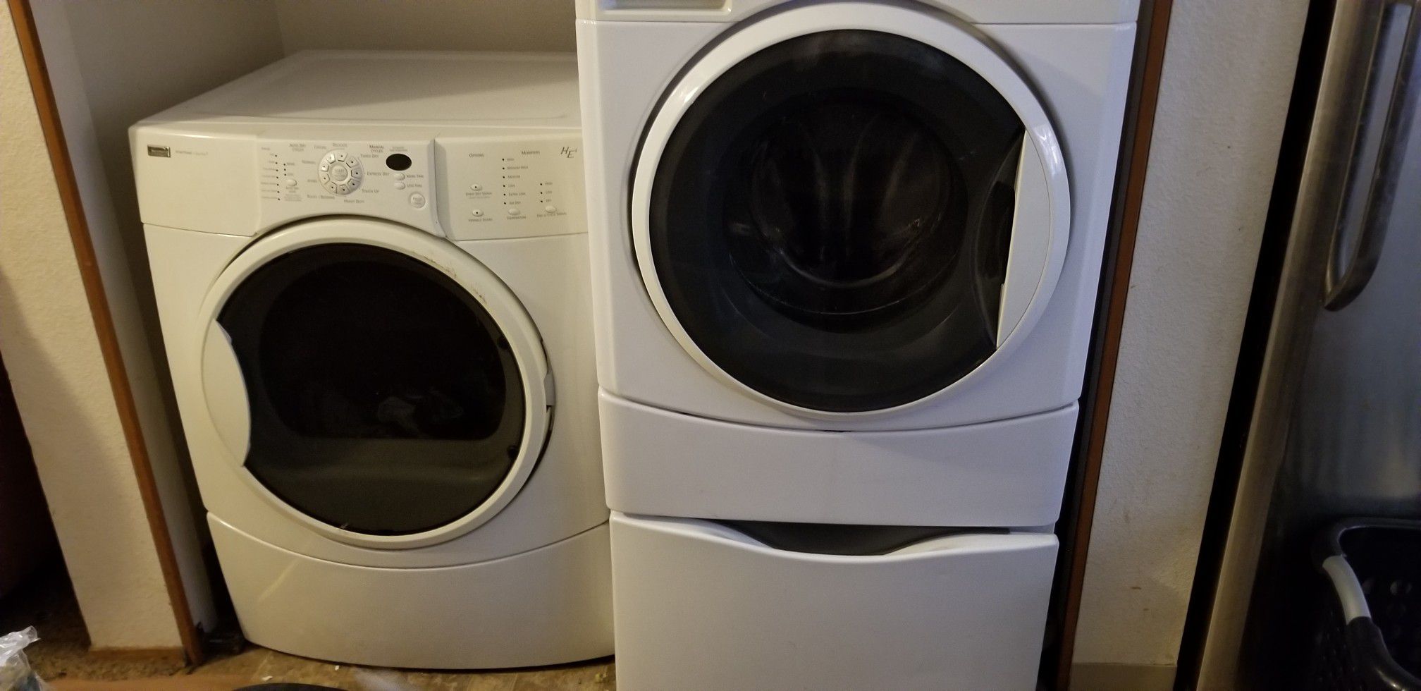 Washer and dryer. Mismatched set with pedestal.