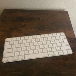 Magic Keyboard 🎹 🍏