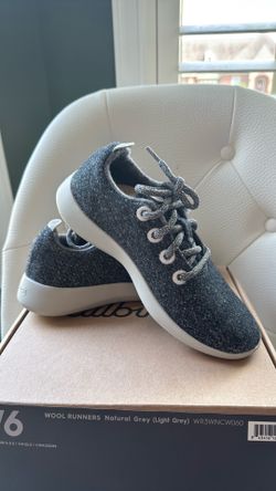 New women size 6 Allbirds