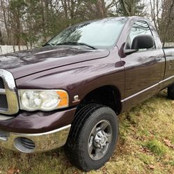 DODGE  RAM  2500 - Diesel - 4x4