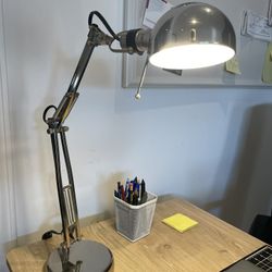 Adjustable Metal Desk Lamp – Modern Industrial Style