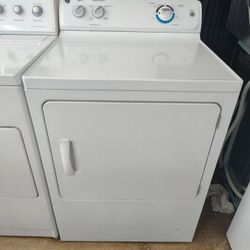 GE Electric 220v  Super Capacity In Excellent Working Condition 