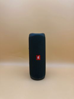 JBL FLIP 5 PORTABLE BLUETOOTH SPEAKER USED