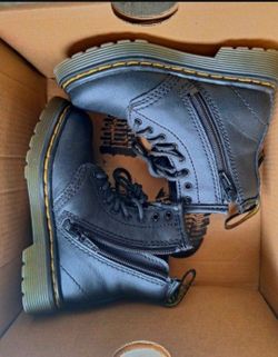 Dr. Martens kids size 6