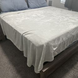 King  Bed Frame And Box Spring