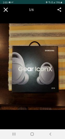 Samsung Gear IconX. I also have a pair in black. Same model.