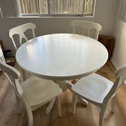PENDING! Kitchen Table And Chairs