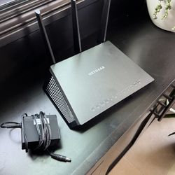 Netgear Wi-Fi Router R7000 (AC1900)