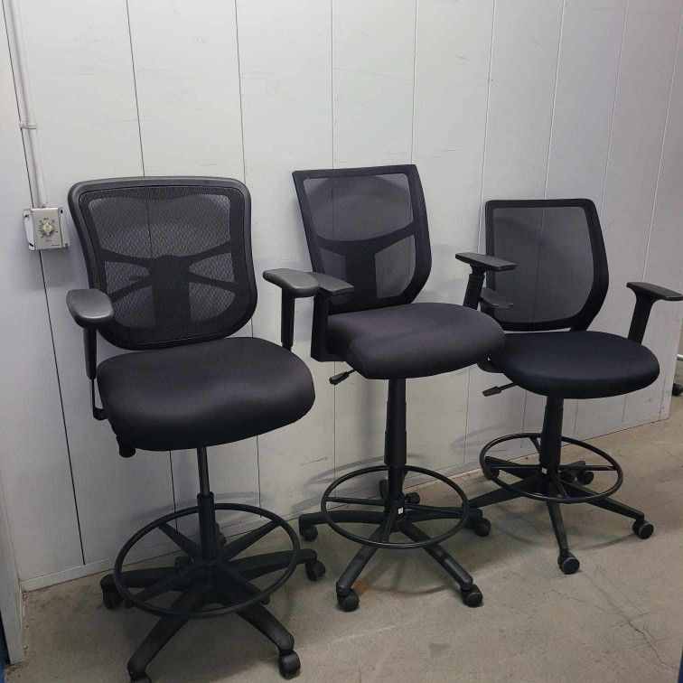 Bar Height Stools In Good Conditions