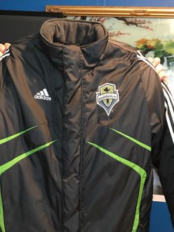 Adidas Seattle Sounders large men's jacket