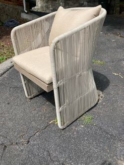 Set of 4 patio chairs