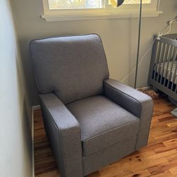 Nursing/Rocking Chair