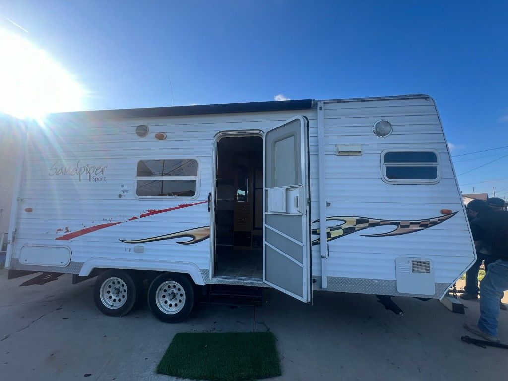 19 Ft Toy Hauler 3 Bed
