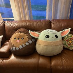2 Starwars Squishmellows Chewbacca and yoda 